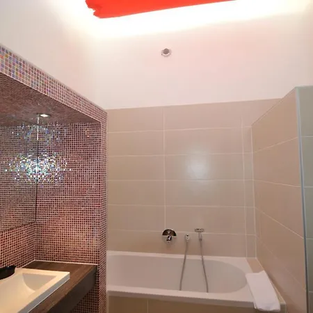 ومطعم لي أليزيس 3*